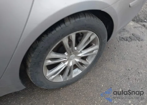 2009 Hyundai Genesis 4.6 из США, поврежденный, VIN KMHGC46FX9U062211